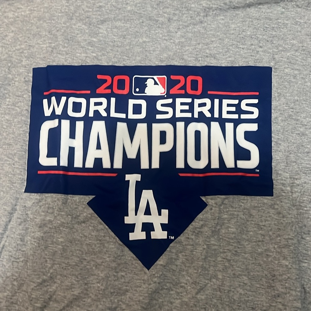 NWT Vineyard Vines LA Dodgers 2020 World Series Champs long sleeve shirt size L